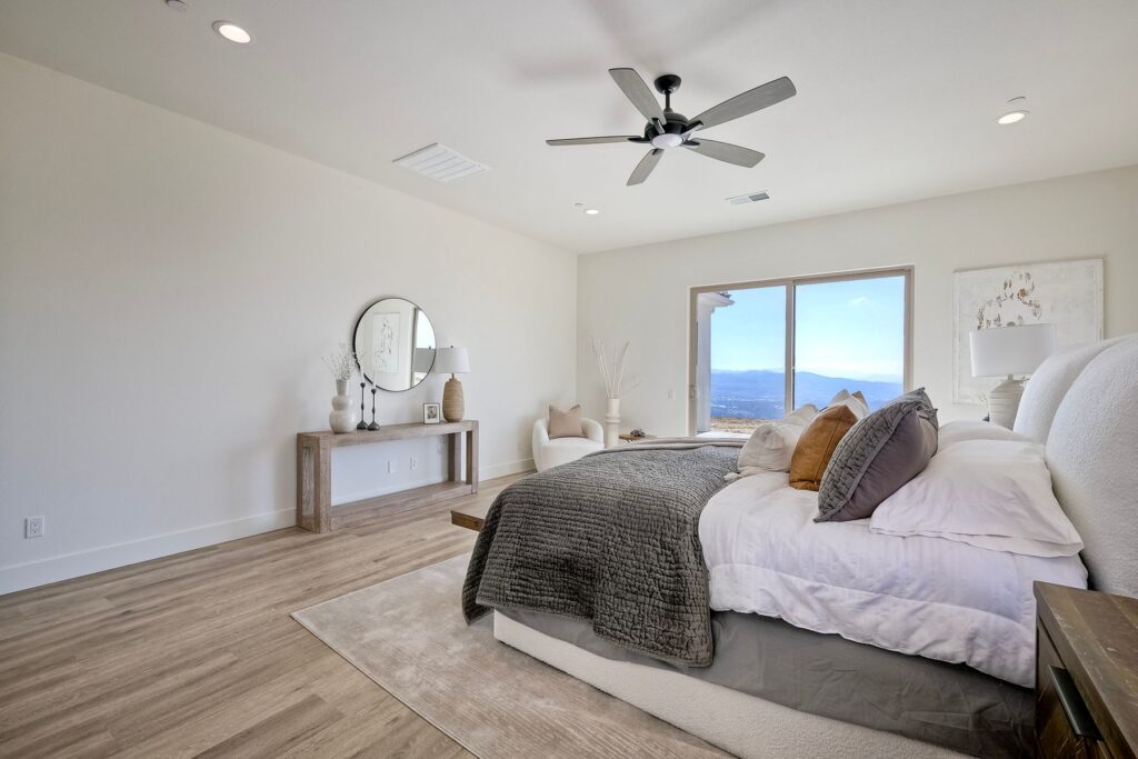 via_trevi_11631_15_6OyRm9ZE_mls