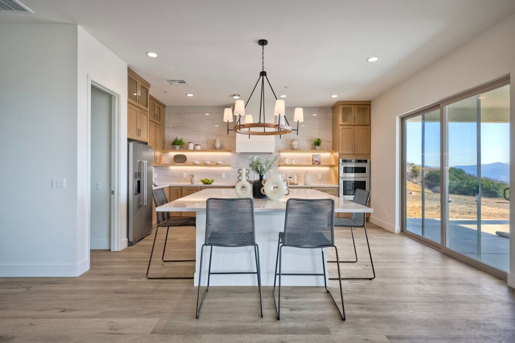 via_trevi_11631_6_YrqK4B4E_mls